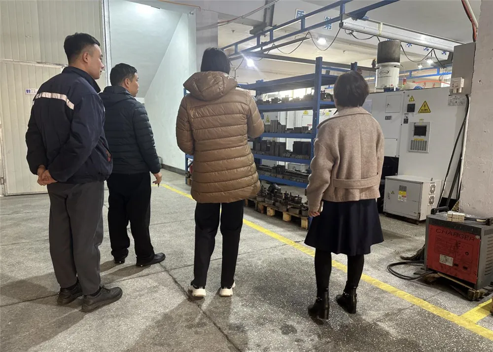 Holandako bezeroek gure fabrika bisitatu zuten